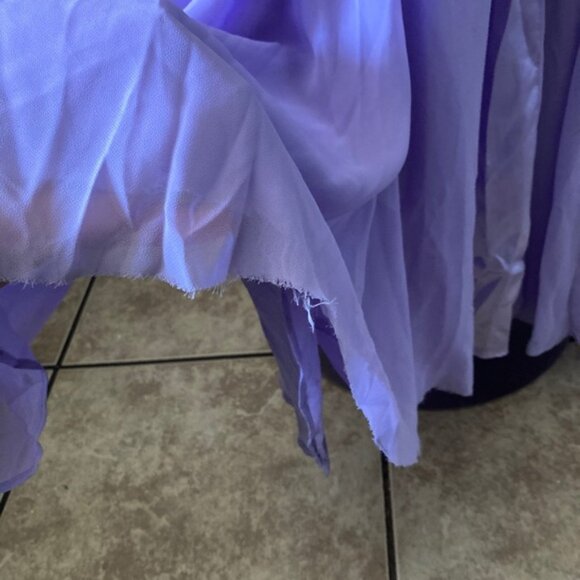 Elegant Lavender Lace Gown - Picture 6 of 11